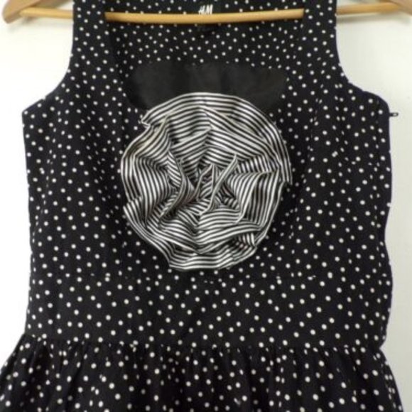 H&M Black & White Polka Dot Flower Embellishment Sleeveless Puffy Dress Size 6 - Picture 1 of 4